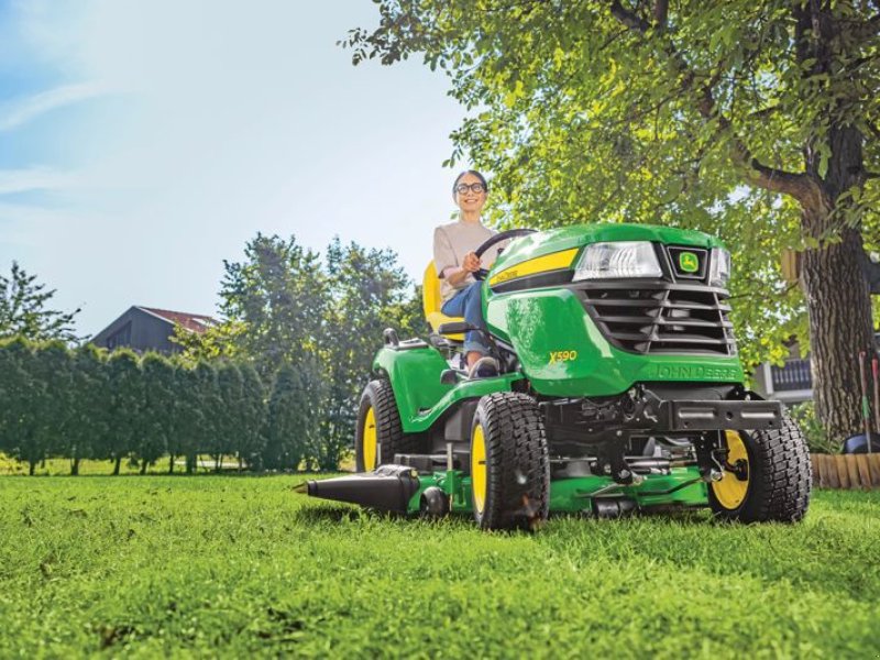 Großflächenmäher типа John Deere X590, Neumaschine в Regensdorf (Фотография 1)