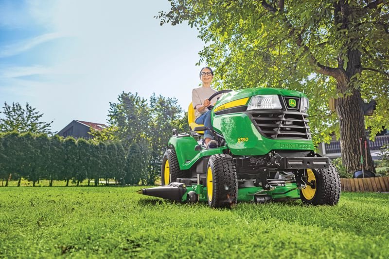 Großflächenmäher del tipo John Deere X590, Neumaschine en Regensdorf (Imagen 1)