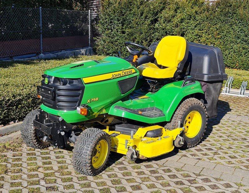 Großflächenmäher Türe ait John Deere X758, Gebrauchtmaschine içinde Altendorf (resim 1)