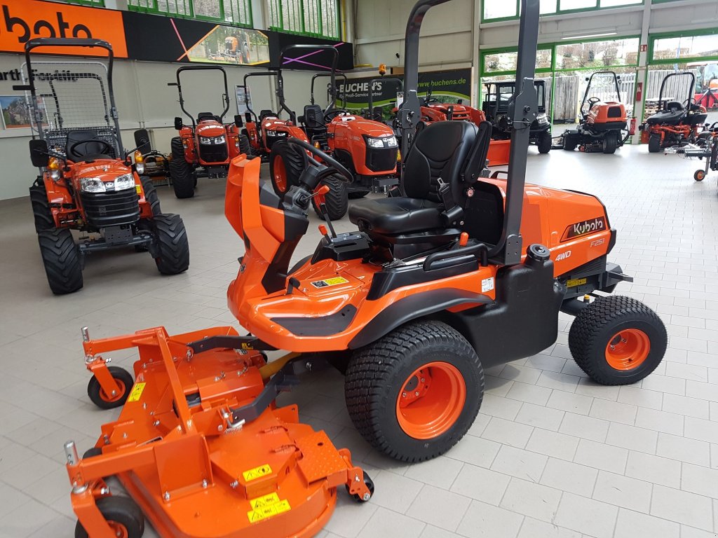 Großflächenmäher del tipo Kubota F251-4WD  ab 0,99%, Neumaschine en Olpe (Imagen 4)