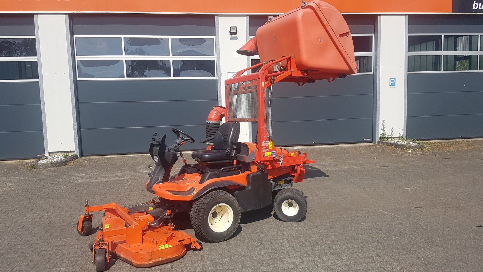 Großflächenmäher van het type Kubota F3680 Allrad, Gebrauchtmaschine in Olpe (Foto 11)