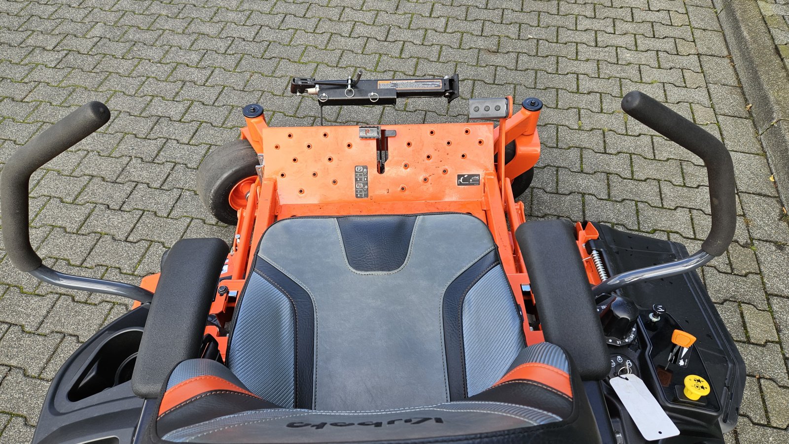 Großflächenmäher van het type Kubota Z4-451 Zero-Turn, Gebrauchtmaschine in Olpe (Foto 18)