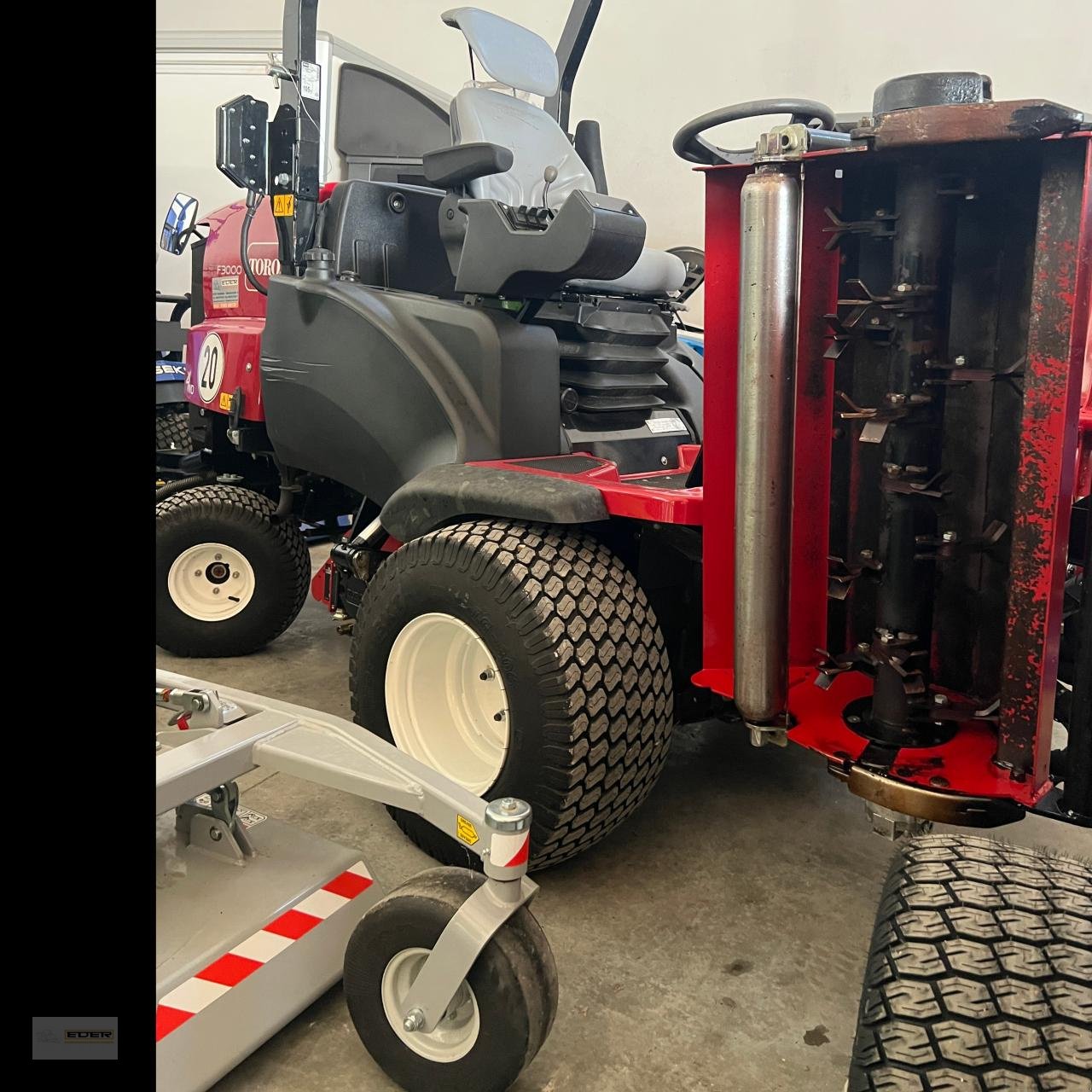 Großflächenmäher van het type Toro LT-F 3000, Gebrauchtmaschine in Kirchheim b. München (Foto 8)