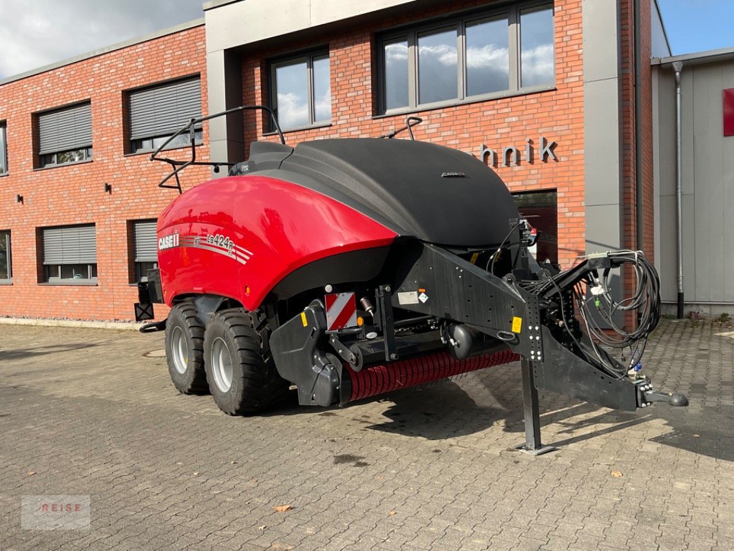 Großpackenpresse of the type Case IH LB 424 RC XL, Neumaschine in Lippetal / Herzfeld (Picture 1)