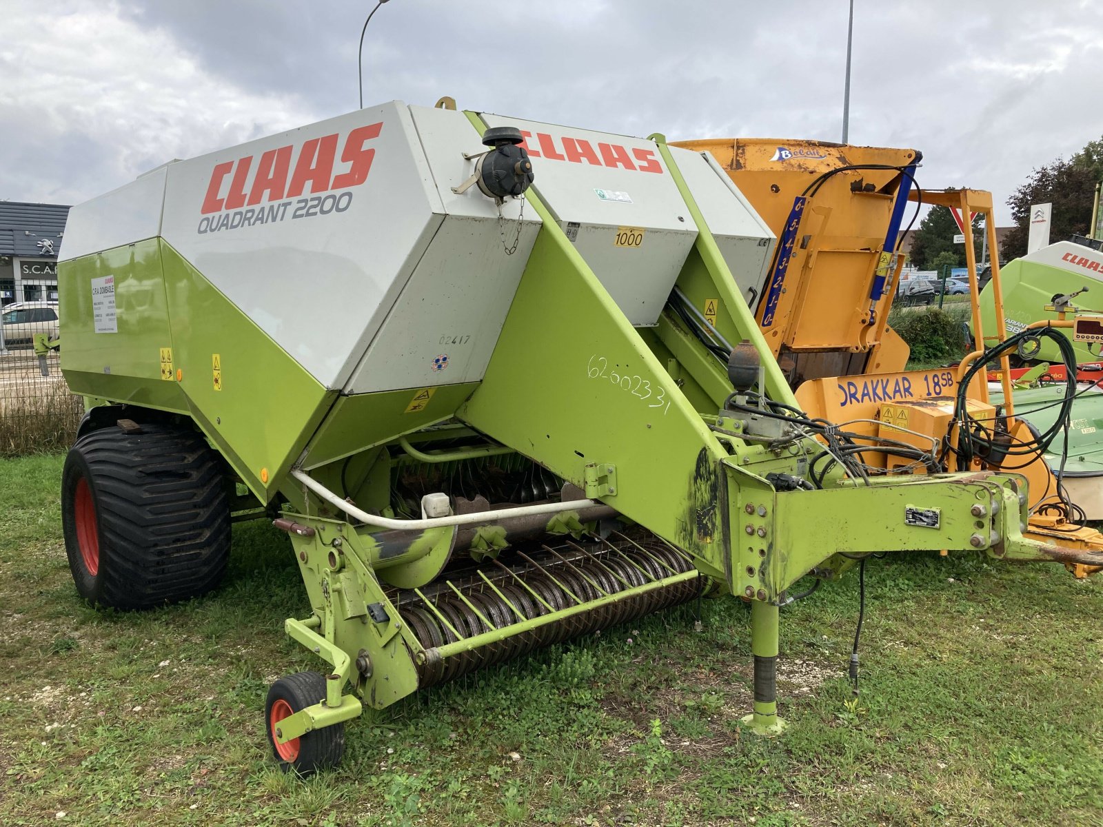 Großpackenpresse des Typs CLAAS PRESSE QUADRANT 2200, Gebrauchtmaschine in NOGENT (Bild 2)