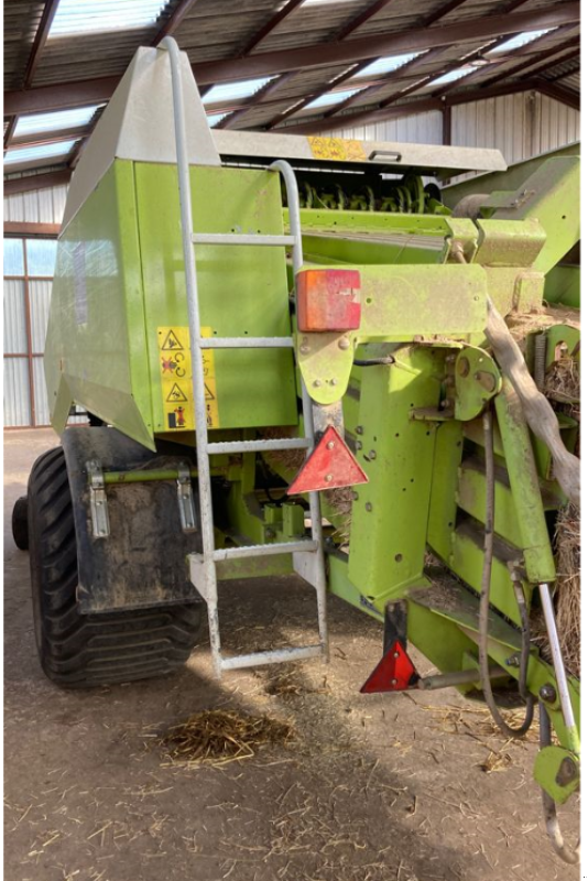 Großpackenpresse des Typs CLAAS PRESSE QUADRANT 2200, Gebrauchtmaschine in NOGENT (Bild 4)