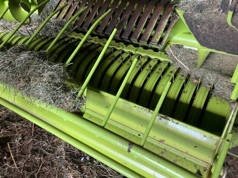 Großpackenpresse van het type CLAAS PRESSE ROLLANT 240, Gebrauchtmaschine in Hauteroche (Foto 6)