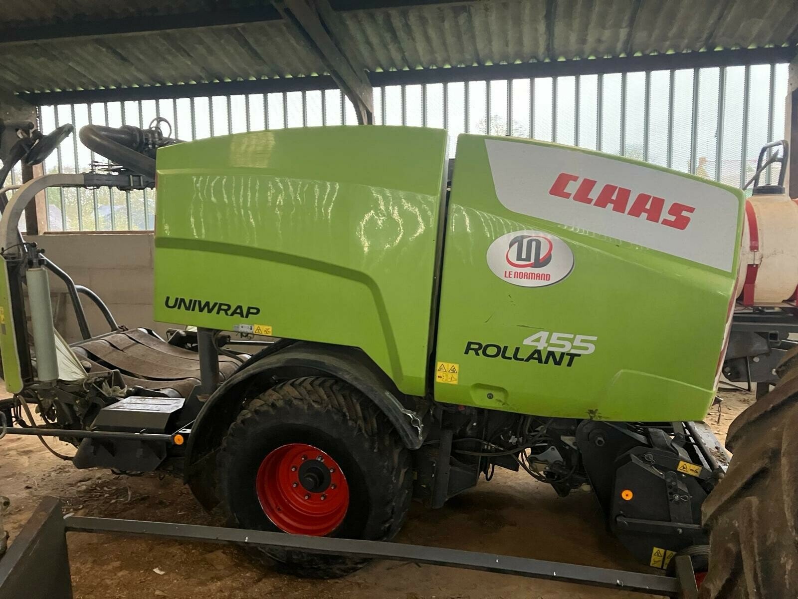 Großpackenpresse of the type CLAAS PRESSE ROLLANT 455 RC, Gebrauchtmaschine in PONTIVY (Picture 1)