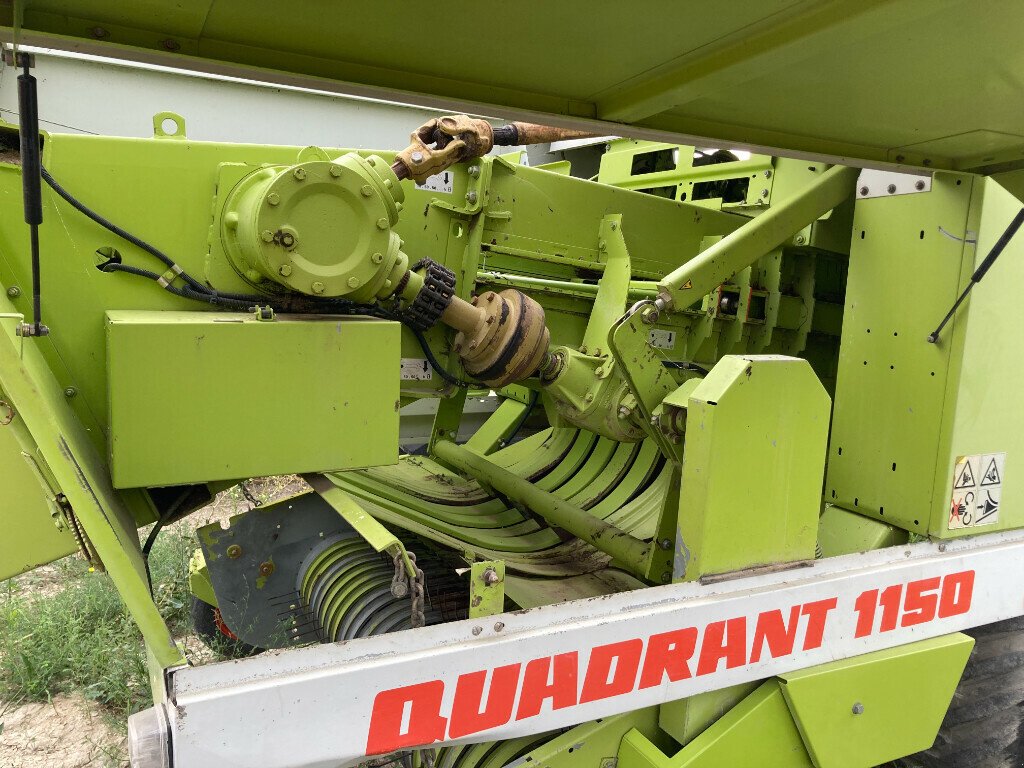 Großpackenpresse des Typs CLAAS QUADRANT 1150, Gebrauchtmaschine in SAINT ANDIOL (Bild 8)