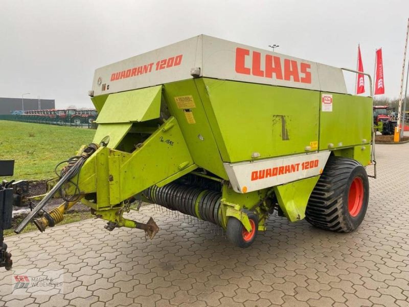 Großpackenpresse des Typs CLAAS QUADRANT 1200, Gebrauchtmaschine in Oyten (Bild 1)