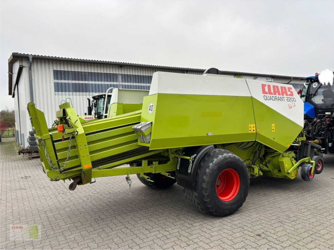 Großpackenpresse del tipo CLAAS Quadrant 2200 RC mit Vorbauhäcksler, Gebrauchtmaschine en Risum-Lindholm (Imagen 9)