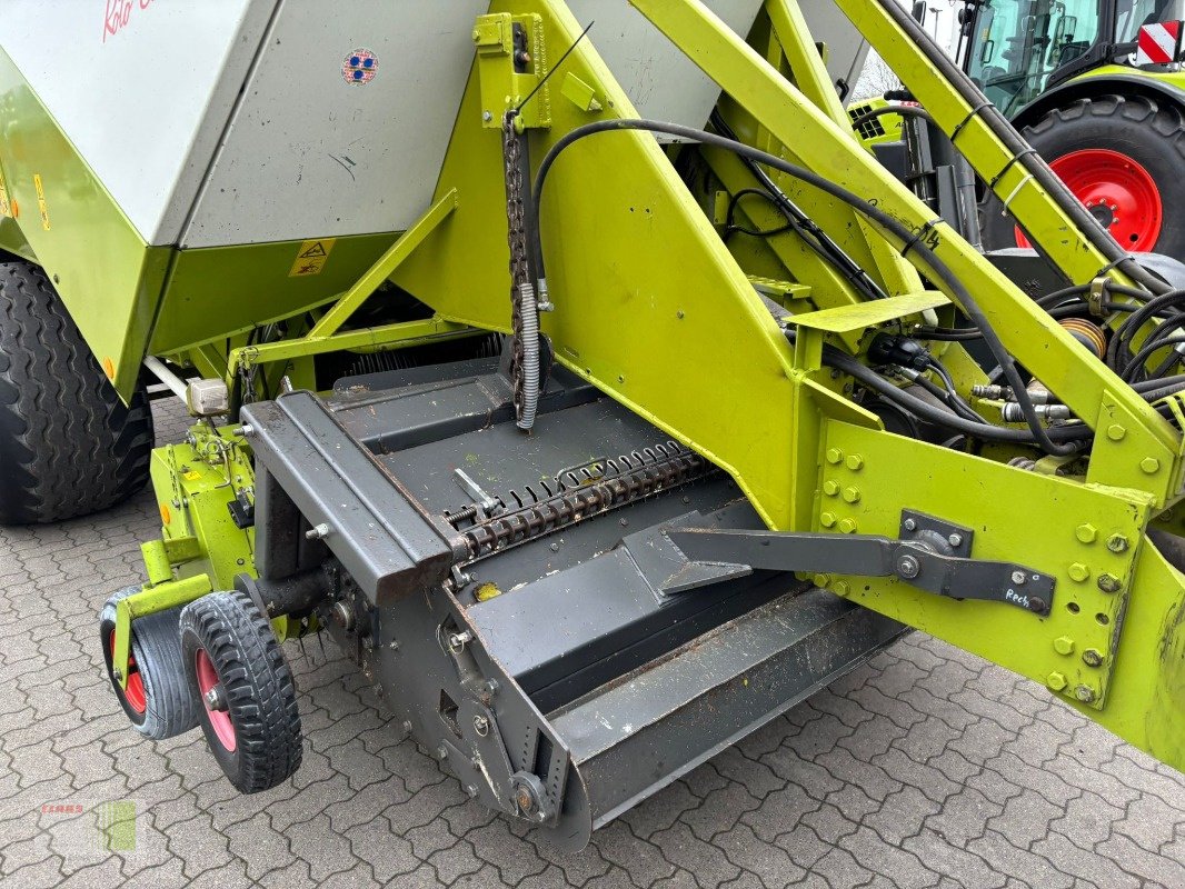 Großpackenpresse des Typs CLAAS Quadrant 2200 RC mit Vorbauhäcksler, Gebrauchtmaschine in Risum-Lindholm (Bild 28)