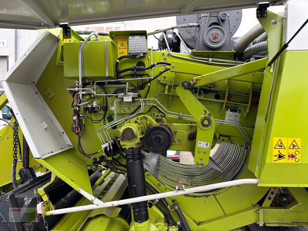 Großpackenpresse del tipo CLAAS Quadrant 2200 RC mit Vorbauhäcksler, Gebrauchtmaschine en Risum-Lindholm (Imagen 31)