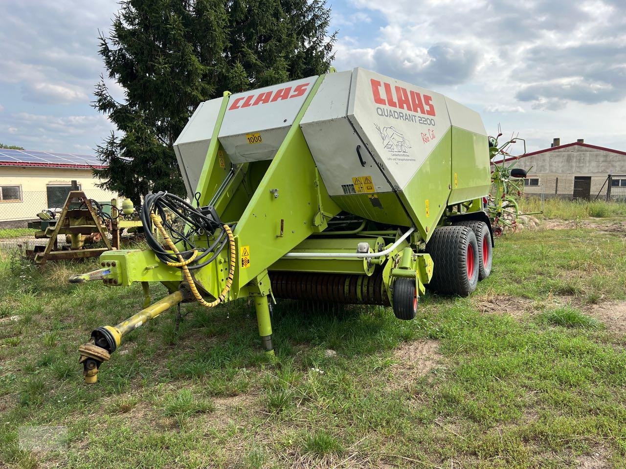 Großpackenpresse des Typs CLAAS Quadrant 2200 RC, Gebrauchtmaschine in Prenzlau (Bild 1)