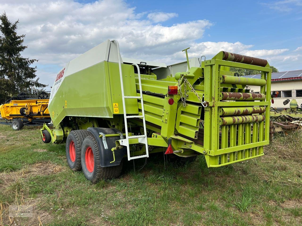 Großpackenpresse des Typs CLAAS Quadrant 2200 RC, Gebrauchtmaschine in Prenzlau (Bild 3)