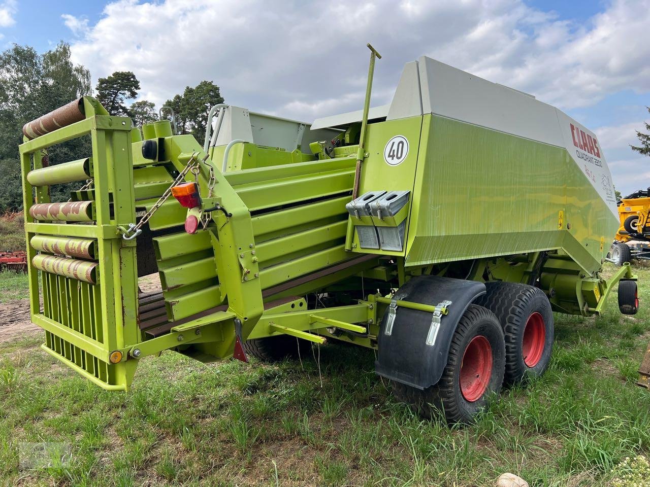 Großpackenpresse des Typs CLAAS Quadrant 2200 RC, Gebrauchtmaschine in Prenzlau (Bild 4)