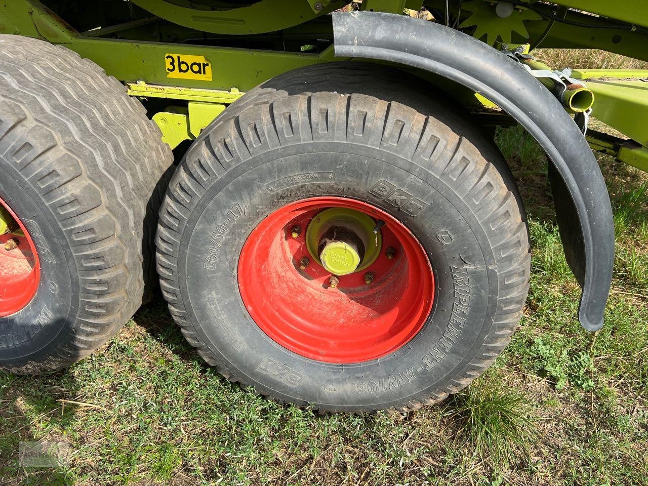 Großpackenpresse van het type CLAAS Quadrant 2200 RC, Gebrauchtmaschine in Prenzlau (Foto 10)