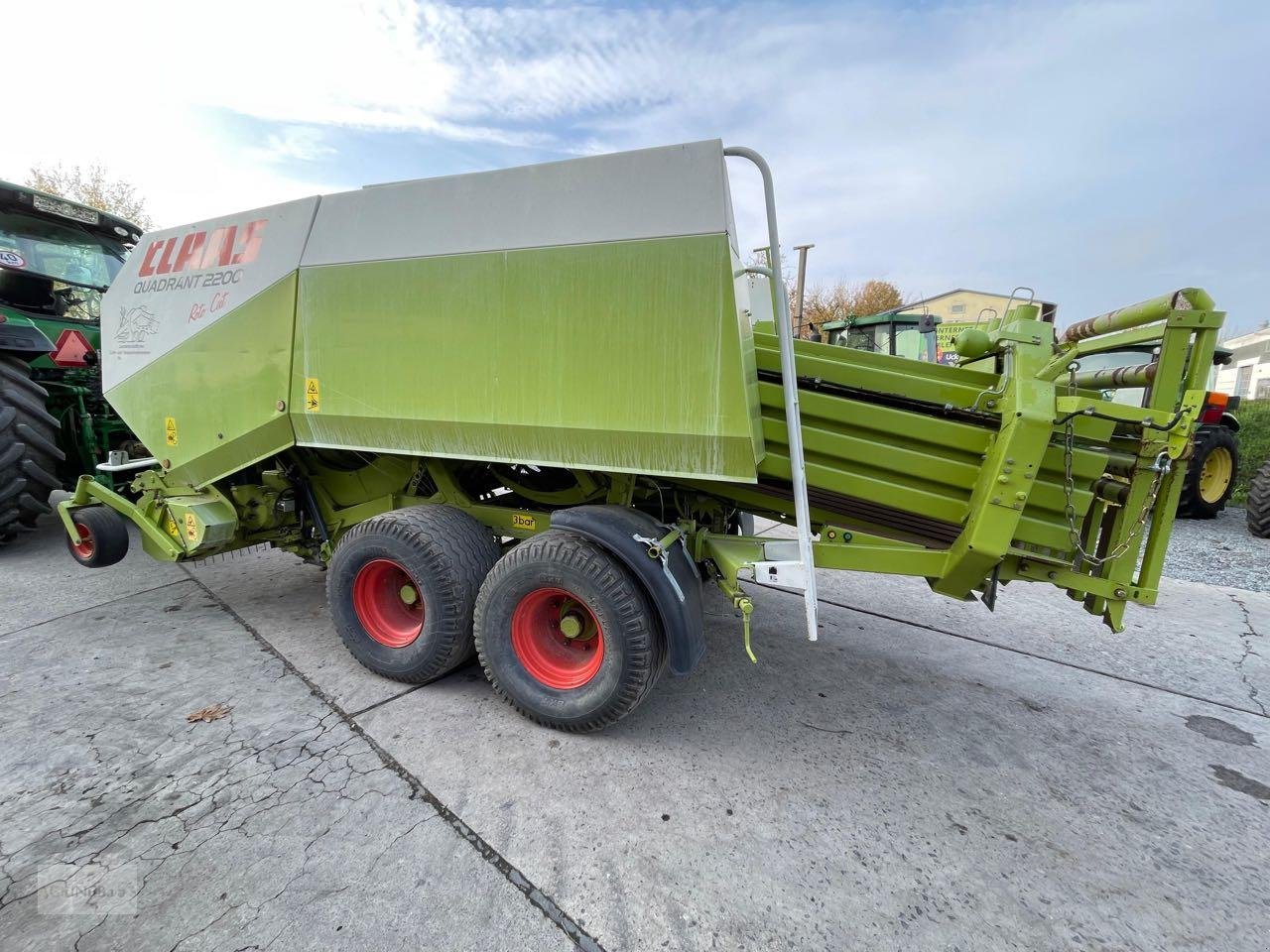 Großpackenpresse des Typs CLAAS Quadrant 2200 RC, Gebrauchtmaschine in Prenzlau (Bild 9)