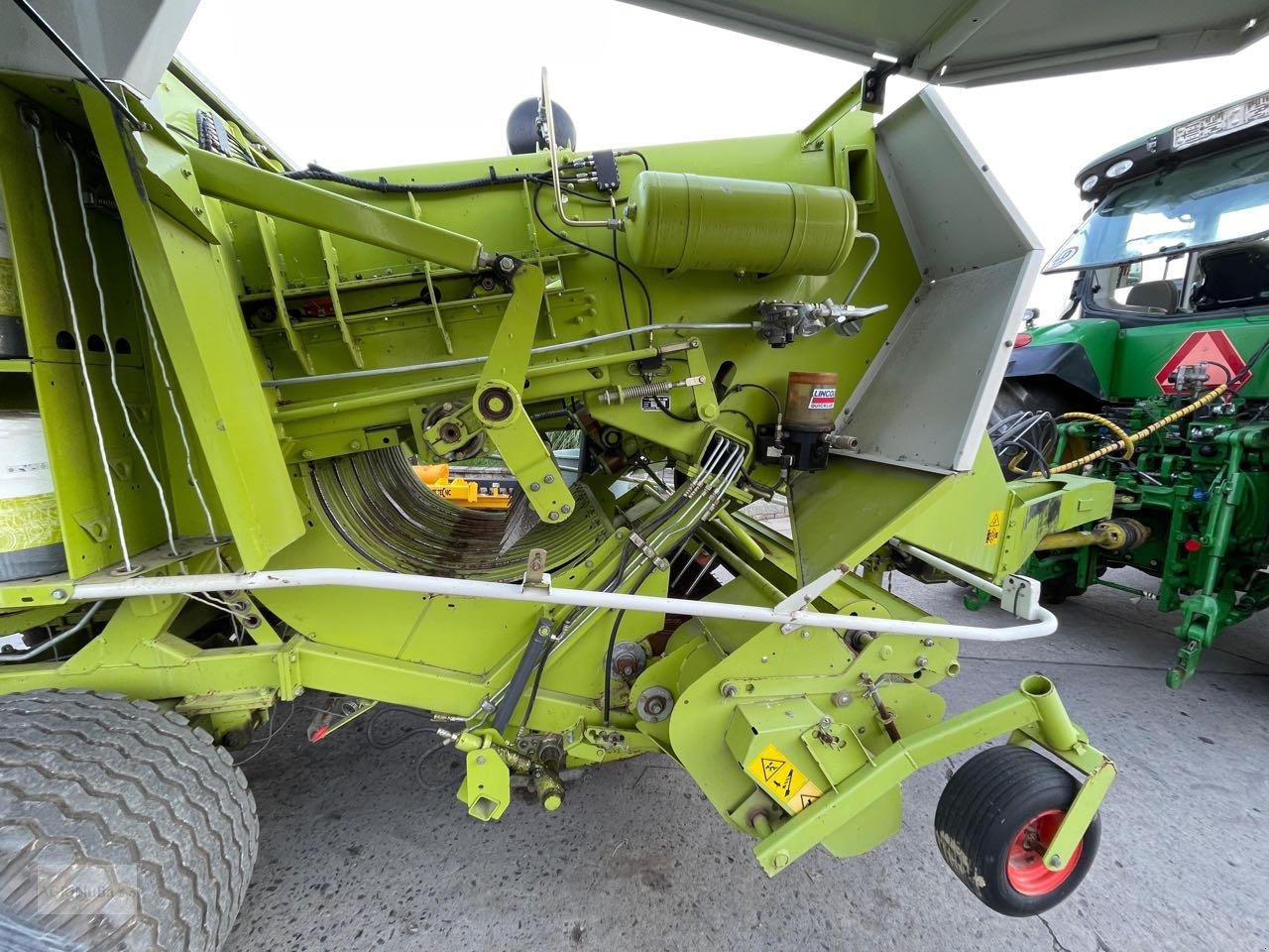 Großpackenpresse van het type CLAAS Quadrant 2200 RC, Gebrauchtmaschine in Prenzlau (Foto 16)