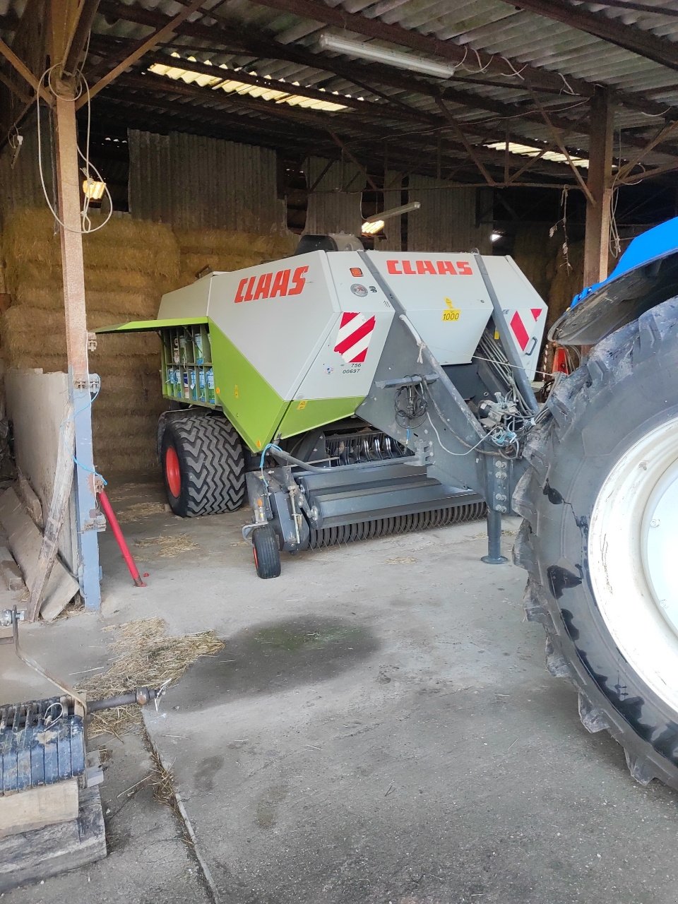 Großpackenpresse du type CLAAS quadrant 2200, Gebrauchtmaschine en Einvaux (Photo 2)