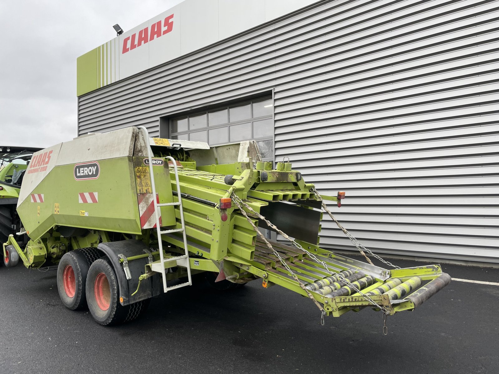 Großpackenpresse des Typs CLAAS QUADRANT 2200, Gebrauchtmaschine in Gannat (Bild 3)