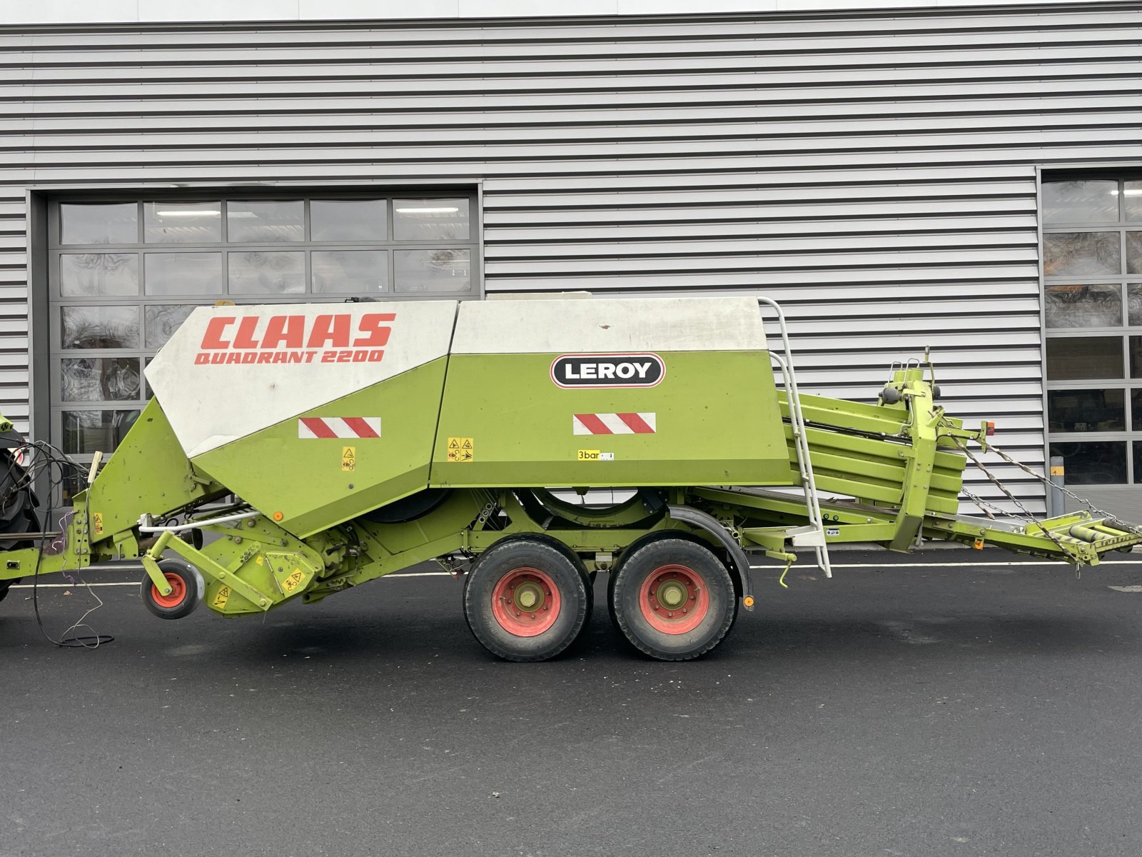 Großpackenpresse des Typs CLAAS QUADRANT 2200, Gebrauchtmaschine in Gannat (Bild 2)