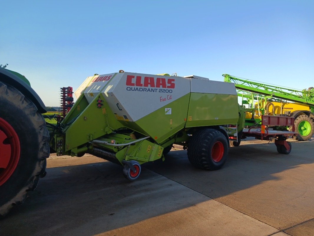 Großpackenpresse des Typs CLAAS Quadrant 2200, Gebrauchtmaschine in Ebersbach (Bild 1)