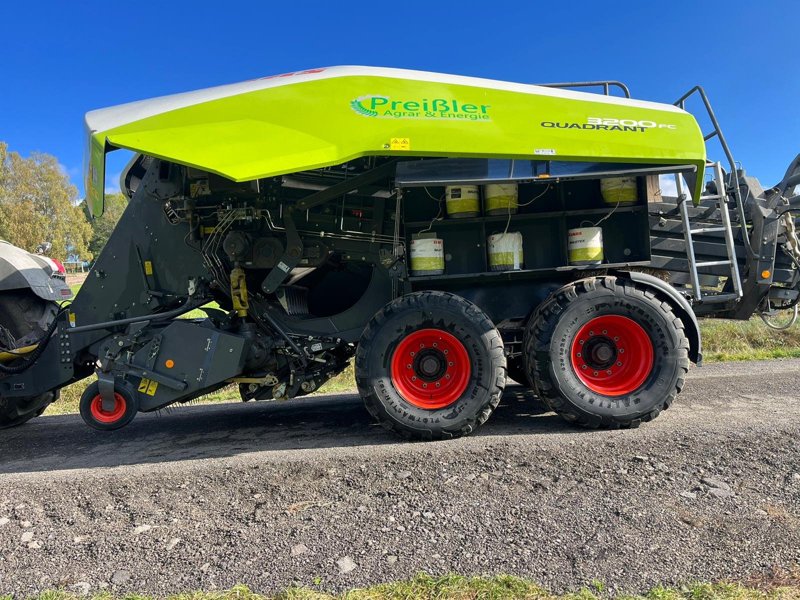 Großpackenpresse Türe ait CLAAS Quadrant 3200 FC Tandem, Gebrauchtmaschine içinde Freyung (resim 4)