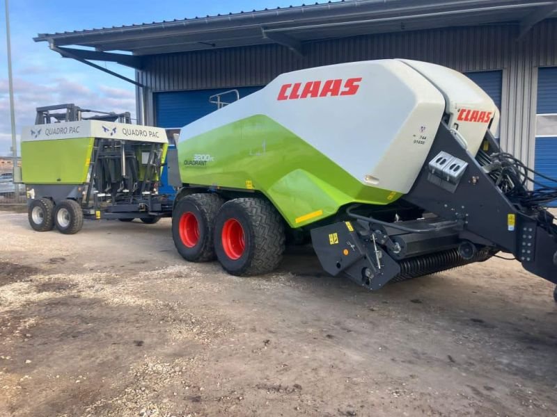 Großpackenpresse typu CLAAS QUADRANT 3200 FC, Gebrauchtmaschine w Schwandorf (Zdjęcie 1)