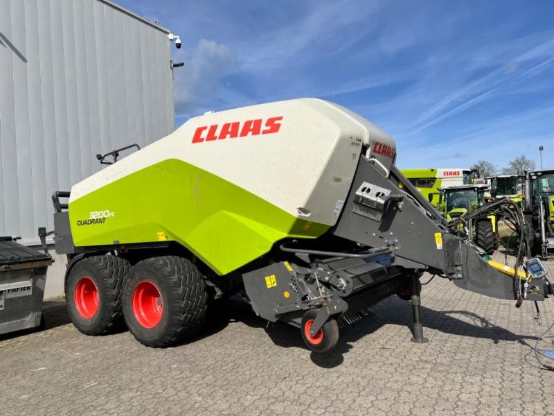 Großpackenpresse des Typs CLAAS QUADRANT 3200 FC, Gebrauchtmaschine in Hockenheim (Bild 3)