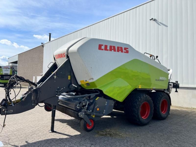 Großpackenpresse des Typs CLAAS QUADRANT 3200 FC, Gebrauchtmaschine in Hockenheim (Bild 1)