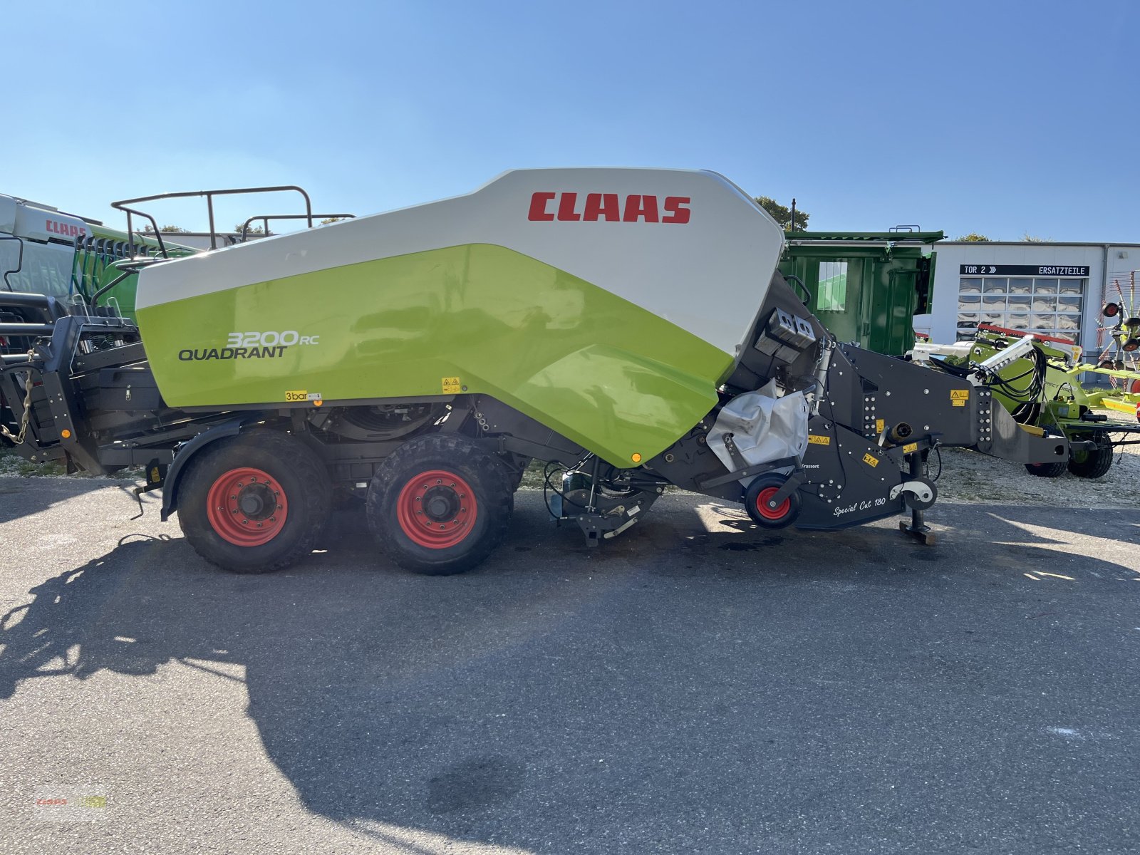 Großpackenpresse Türe ait CLAAS Quadrant 3200 RC Tandem Krassort Vorabuhäcksler, Gebrauchtmaschine içinde Langenau (resim 1)