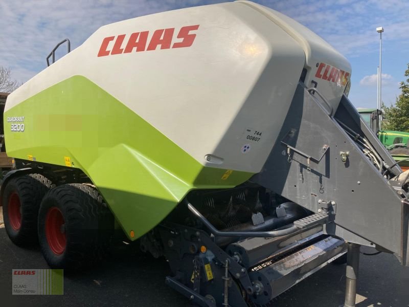 Großpackenpresse des Typs CLAAS QUADRANT 3200 RC, Gebrauchtmaschine in Werneck (Bild 3)