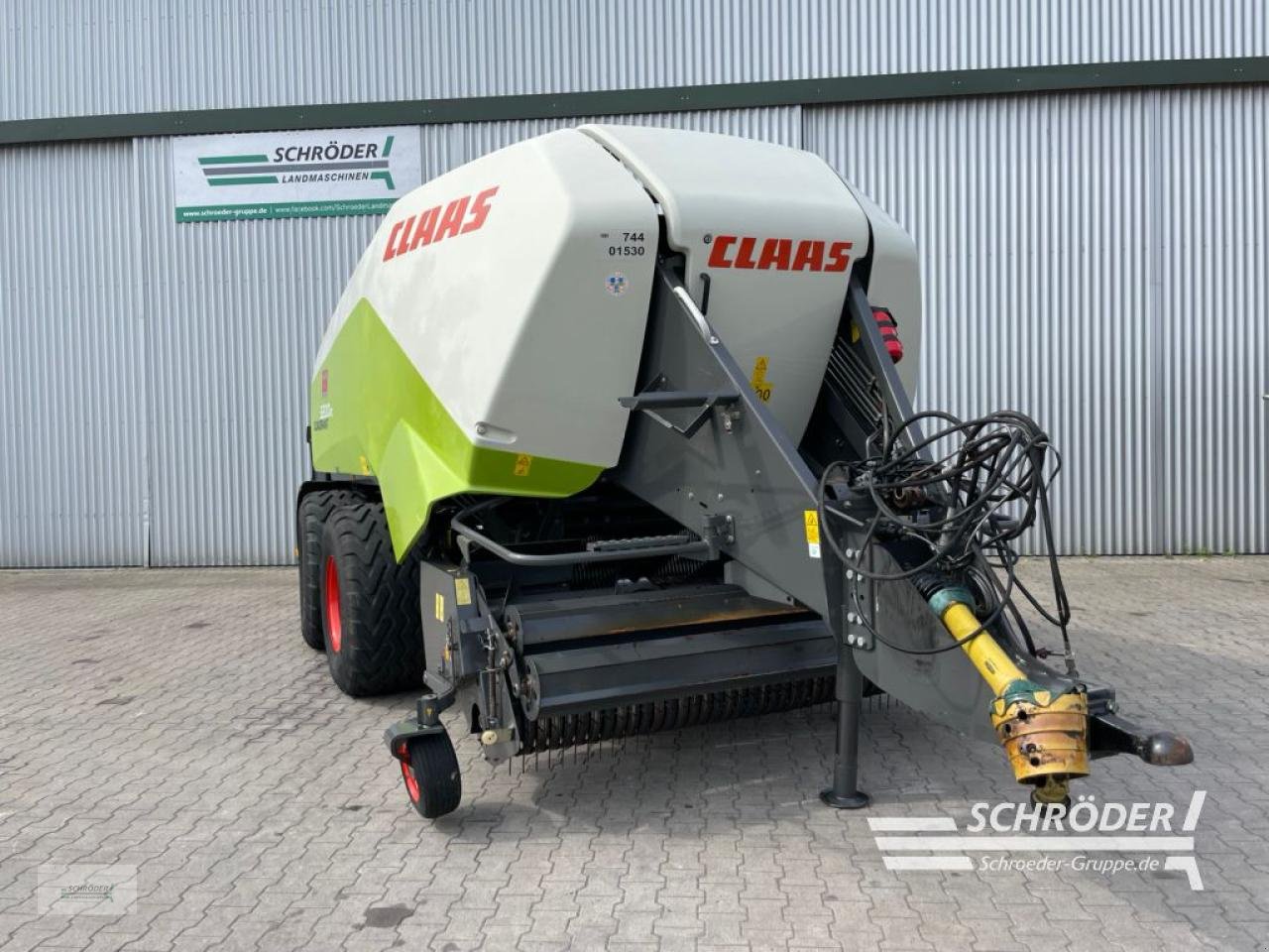 Großpackenpresse des Typs CLAAS QUADRANT 3200 RC, Gebrauchtmaschine in Wildeshausen (Bild 1)