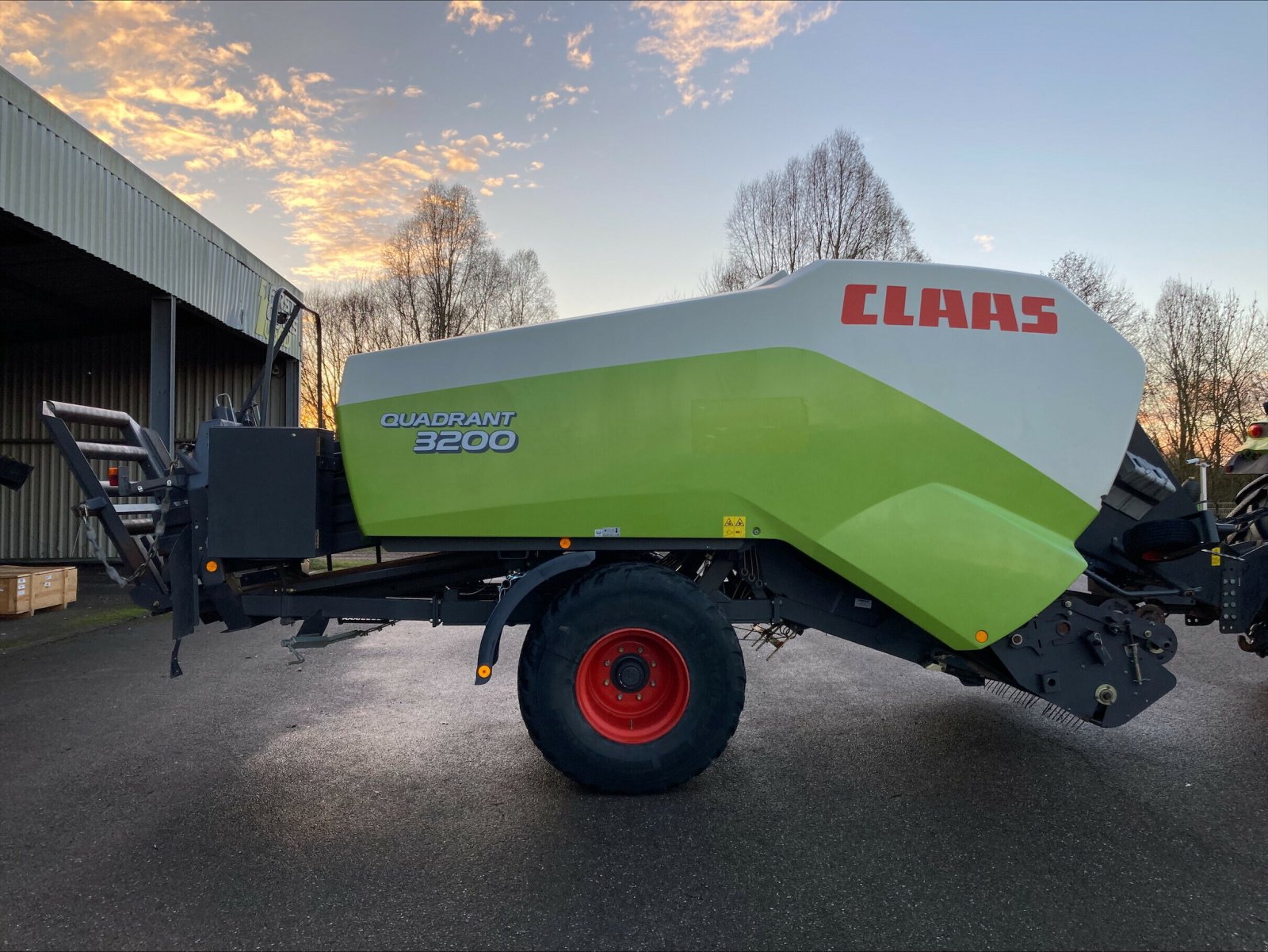 Großpackenpresse от тип CLAAS QUADRANT 3200 RF, Gebrauchtmaschine в CHEMINOT (Снимка 7)