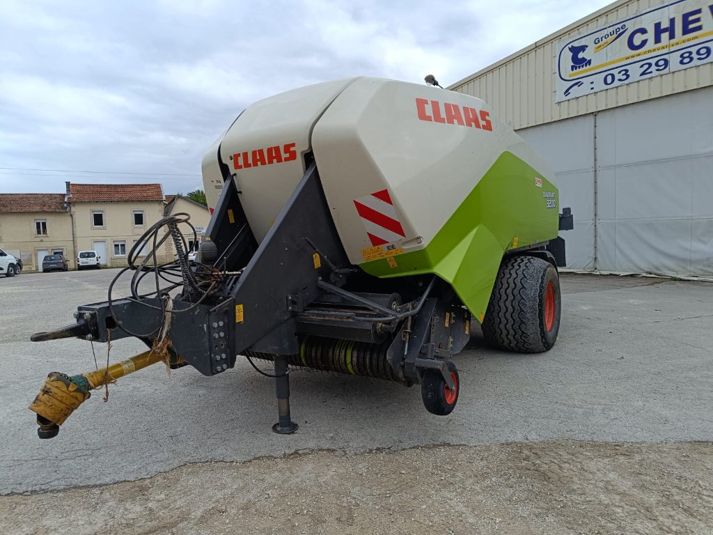 Großpackenpresse des Typs CLAAS Quadrant 3200, Gebrauchtmaschine in Lérouville (Bild 2)