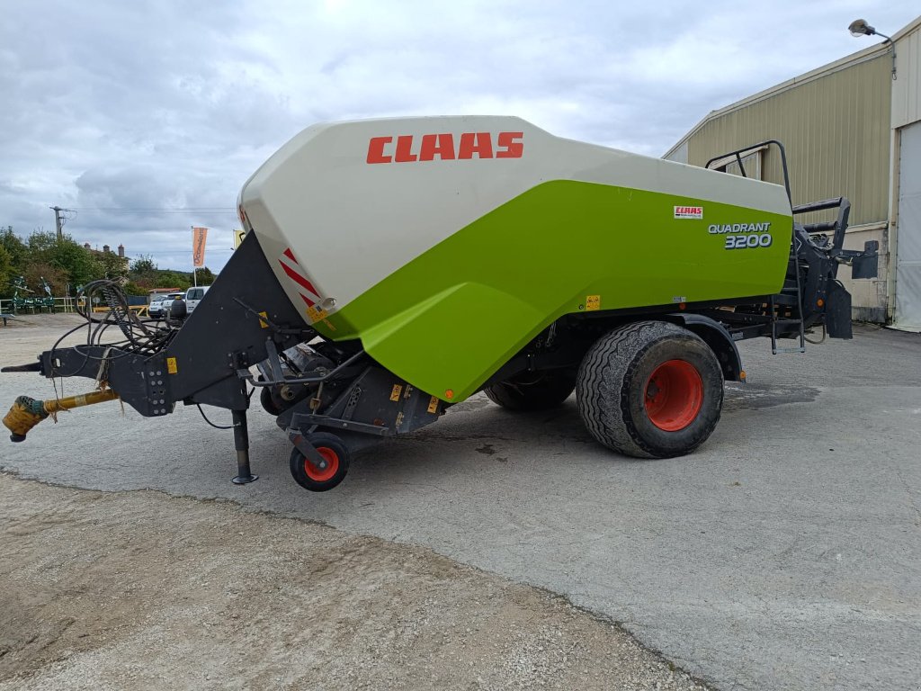 Großpackenpresse typu CLAAS Quadrant 3200, Gebrauchtmaschine w Lérouville (Zdjęcie 4)