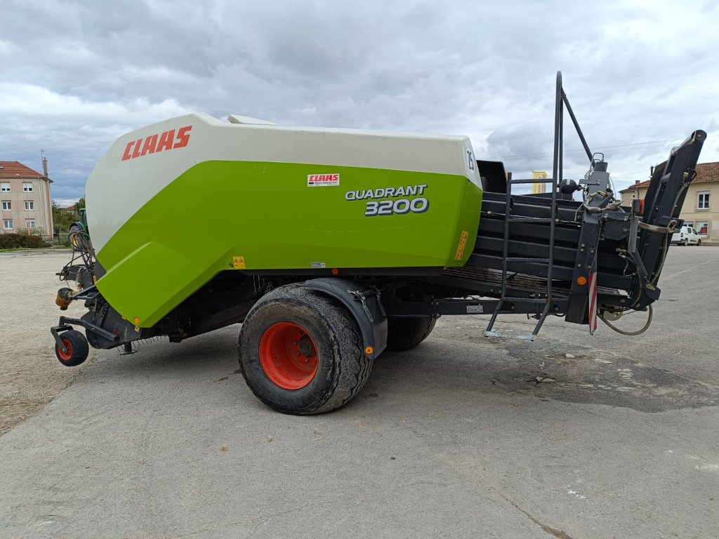 Großpackenpresse tip CLAAS Quadrant 3200, Gebrauchtmaschine in Lérouville (Poză 3)