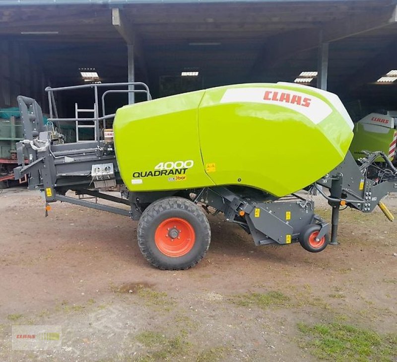 Großpackenpresse tip CLAAS Quadrant 4000, Gebrauchtmaschine in Schwülper (Poză 2)