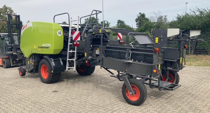 Großpackenpresse des Typs CLAAS QUADRANT 4000, Gebrauchtmaschine in Hockenheim (Bild 3)