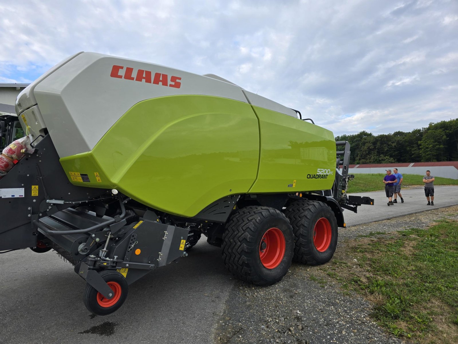 Großpackenpresse del tipo CLAAS Quadrant 5200 FC, Gebrauchtmaschine In Naklo (Immagine 3)