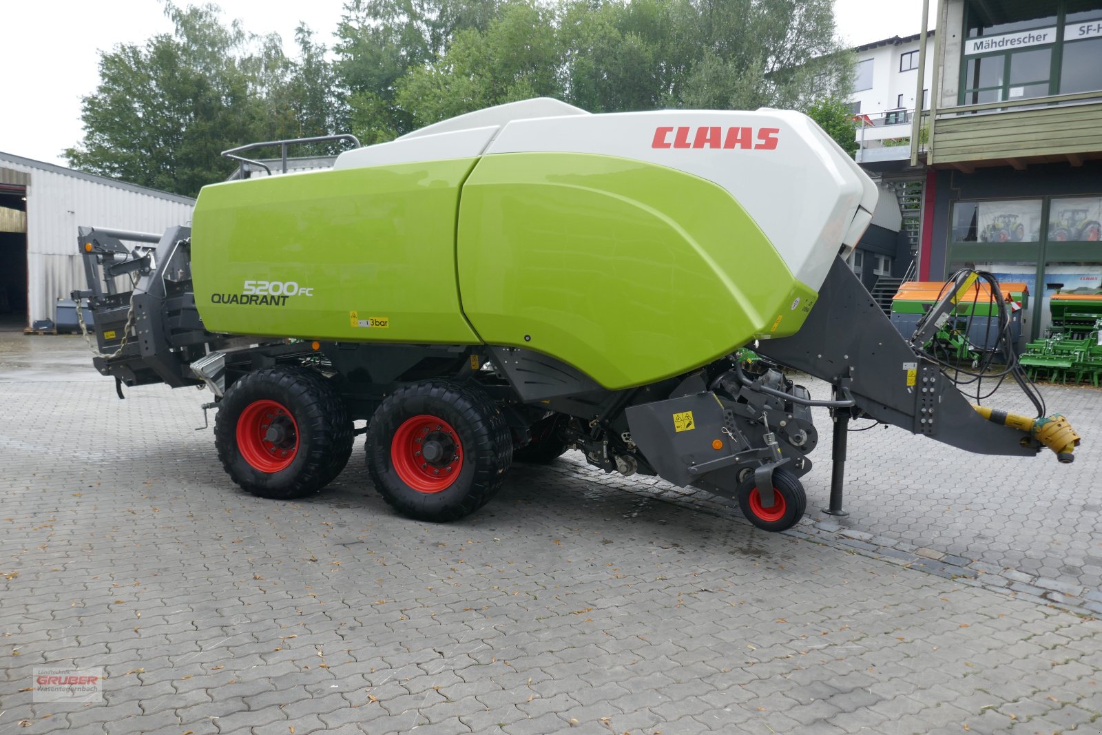 Großpackenpresse of the type CLAAS Quadrant 5200 FC, Gebrauchtmaschine in Dorfen (Picture 3)