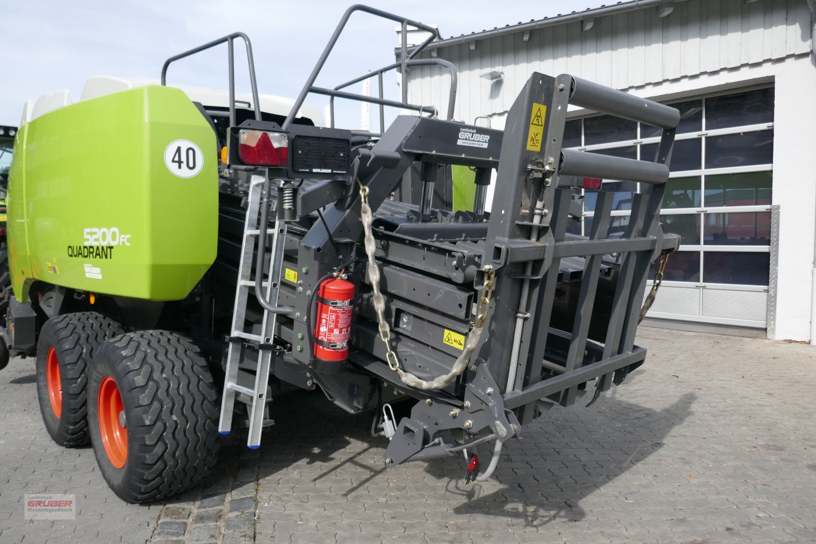 Großpackenpresse des Typs CLAAS Quadrant 5200 FC, Gebrauchtmaschine in Dorfen (Bild 5)