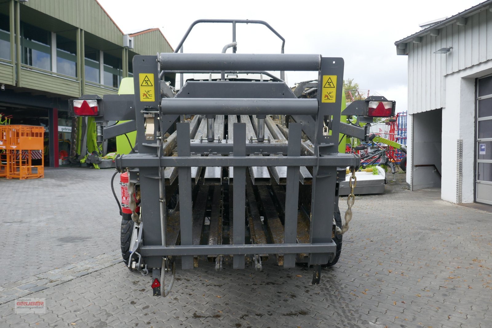 Großpackenpresse des Typs CLAAS Quadrant 5200 FC, Gebrauchtmaschine in Dorfen (Bild 4)