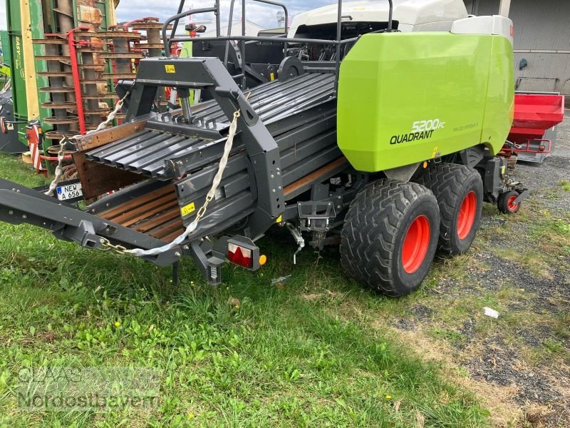 Großpackenpresse van het type CLAAS QUADRANT 5200 FC, Gebrauchtmaschine in Altenstadt a.d. Waldnaab (Foto 4)