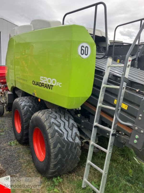 Großpackenpresse van het type CLAAS QUADRANT 5200 FC, Gebrauchtmaschine in Altenstadt a.d. Waldnaab (Foto 3)