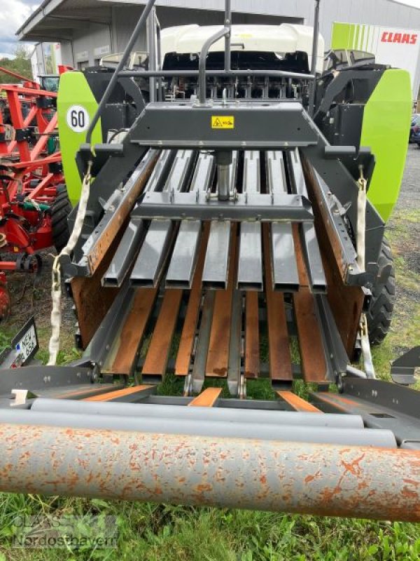 Großpackenpresse van het type CLAAS QUADRANT 5200 FC, Gebrauchtmaschine in Altenstadt a.d. Waldnaab (Foto 6)