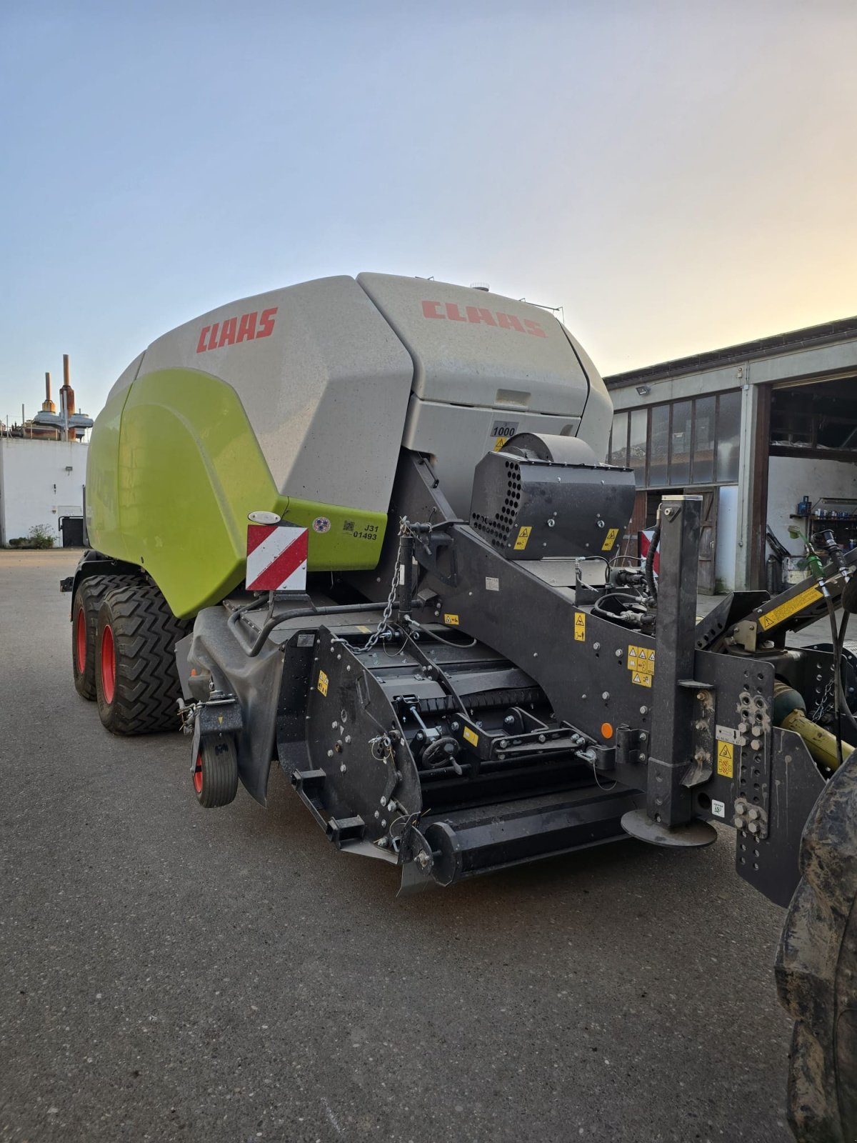 Großpackenpresse van het type CLAAS Quadrant 5200 FC, Gebrauchtmaschine in Biberbach (Foto 3)