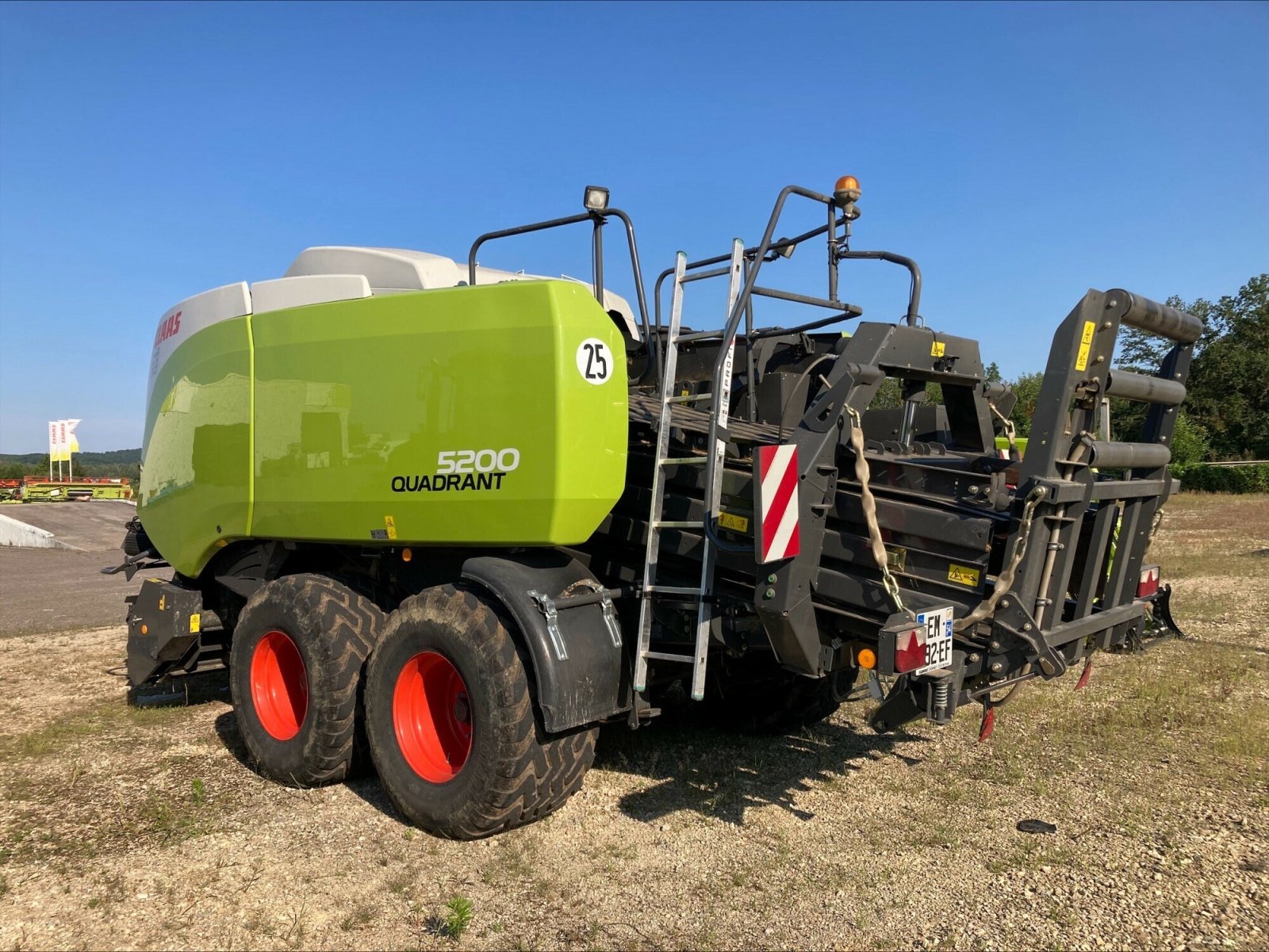 Großpackenpresse типа CLAAS QUADRANT 5200 RF TANDEM, Gebrauchtmaschine в CHEMINOT (Фотография 3)