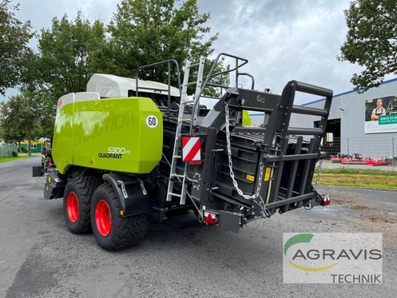 Großpackenpresse del tipo CLAAS QUADRANT 5300 FC T, Neumaschine In Meppen-Versen (Immagine 4)